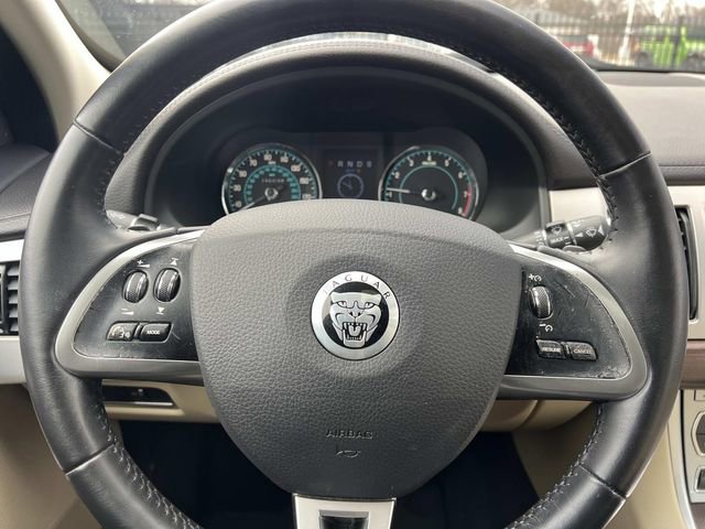 Used 2013 Jaguar XF image 20