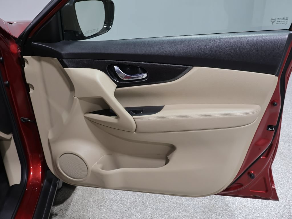 Used 2016 Nissan Rogue SL AWD/4WD image 23