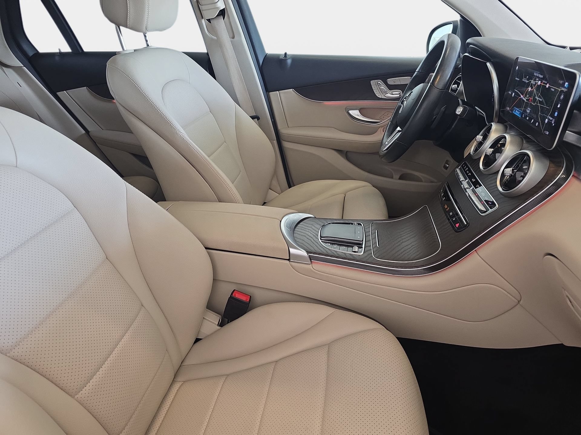 Used 2021 Mercedes-Benz GLC 300 4MATIC image 10
