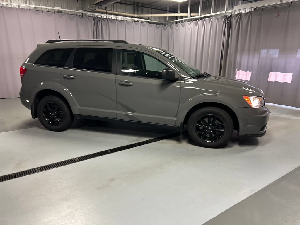 Used 2020 Dodge Journey SE w/ Blacktop Package FWD image 8