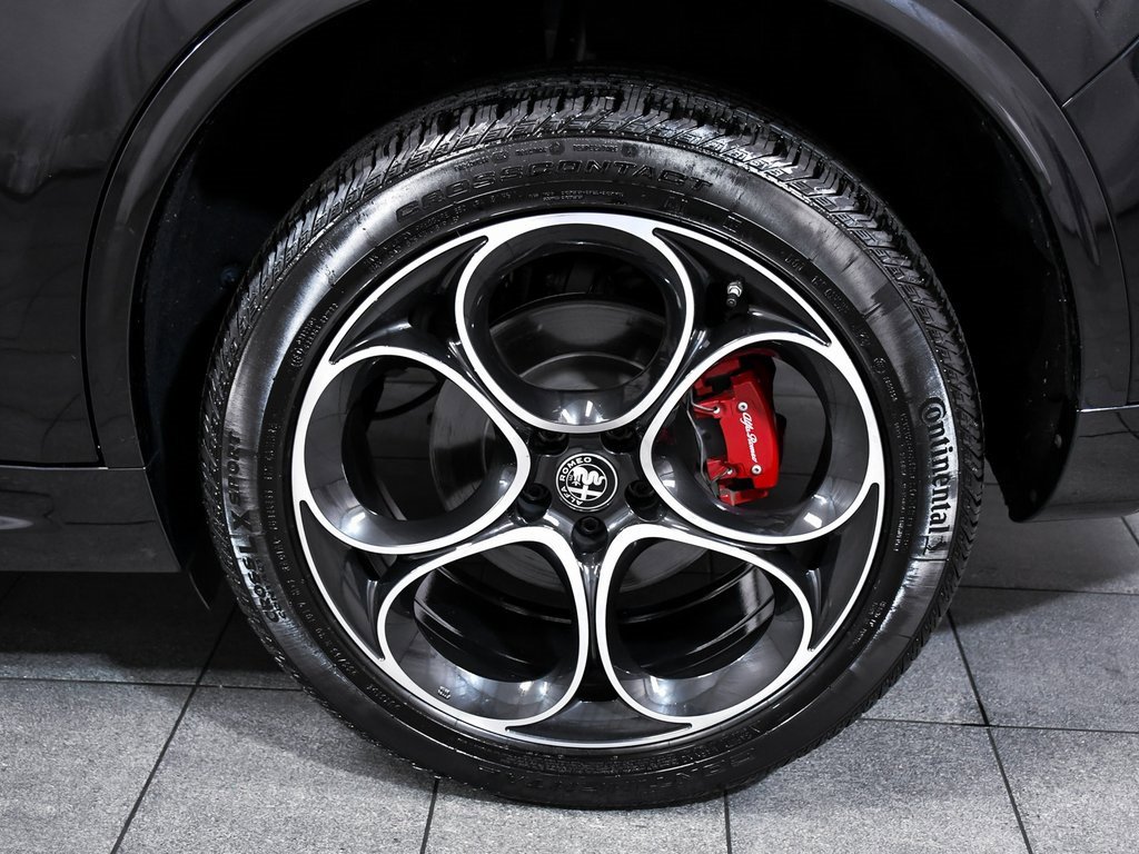 Used 2023 Alfa Romeo Stelvio Veloce image 8