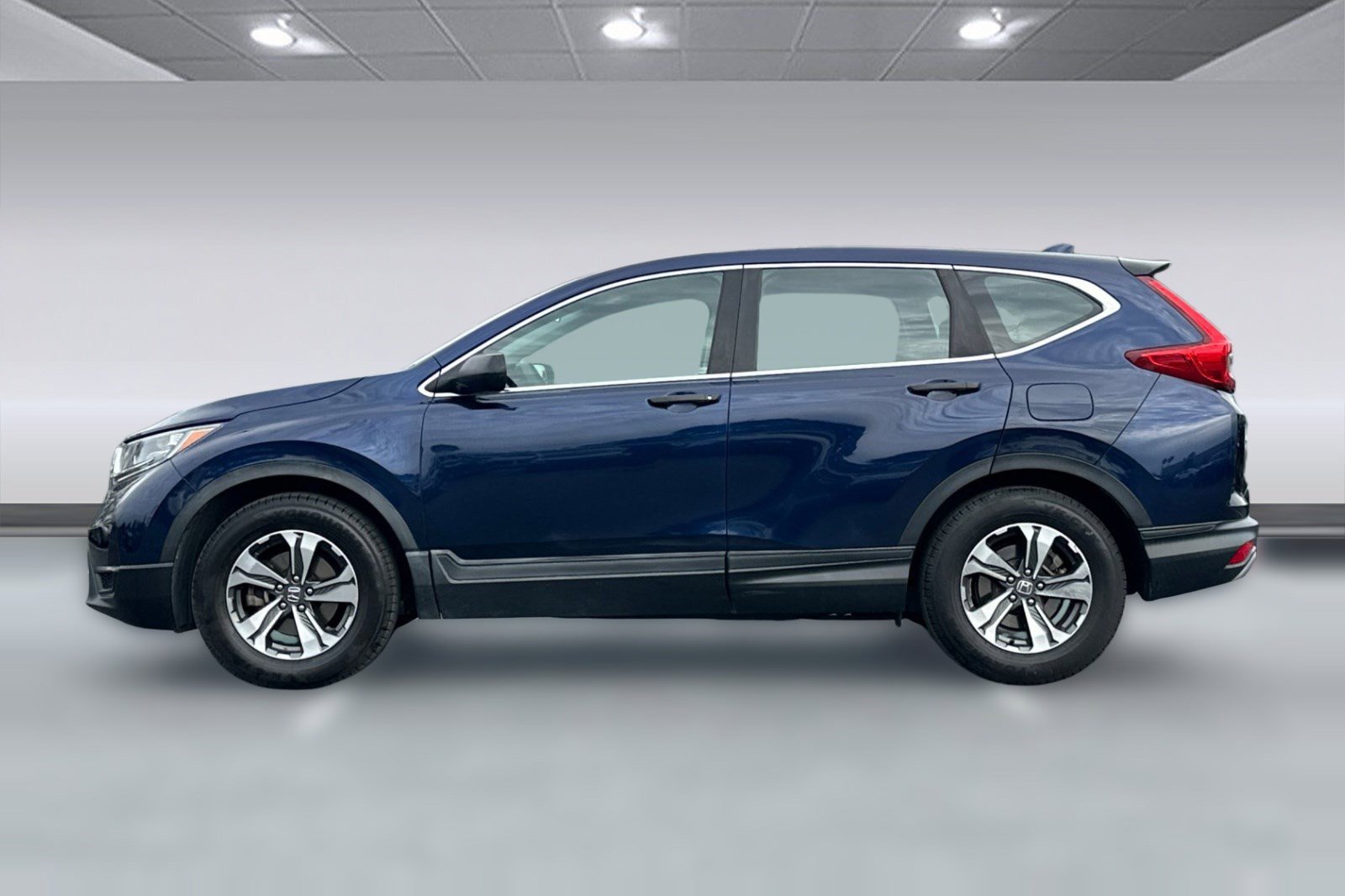 Used 2018 Honda CR-V LX image 2