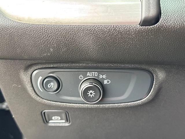 Used 2024 GMC Terrain SLE image 23