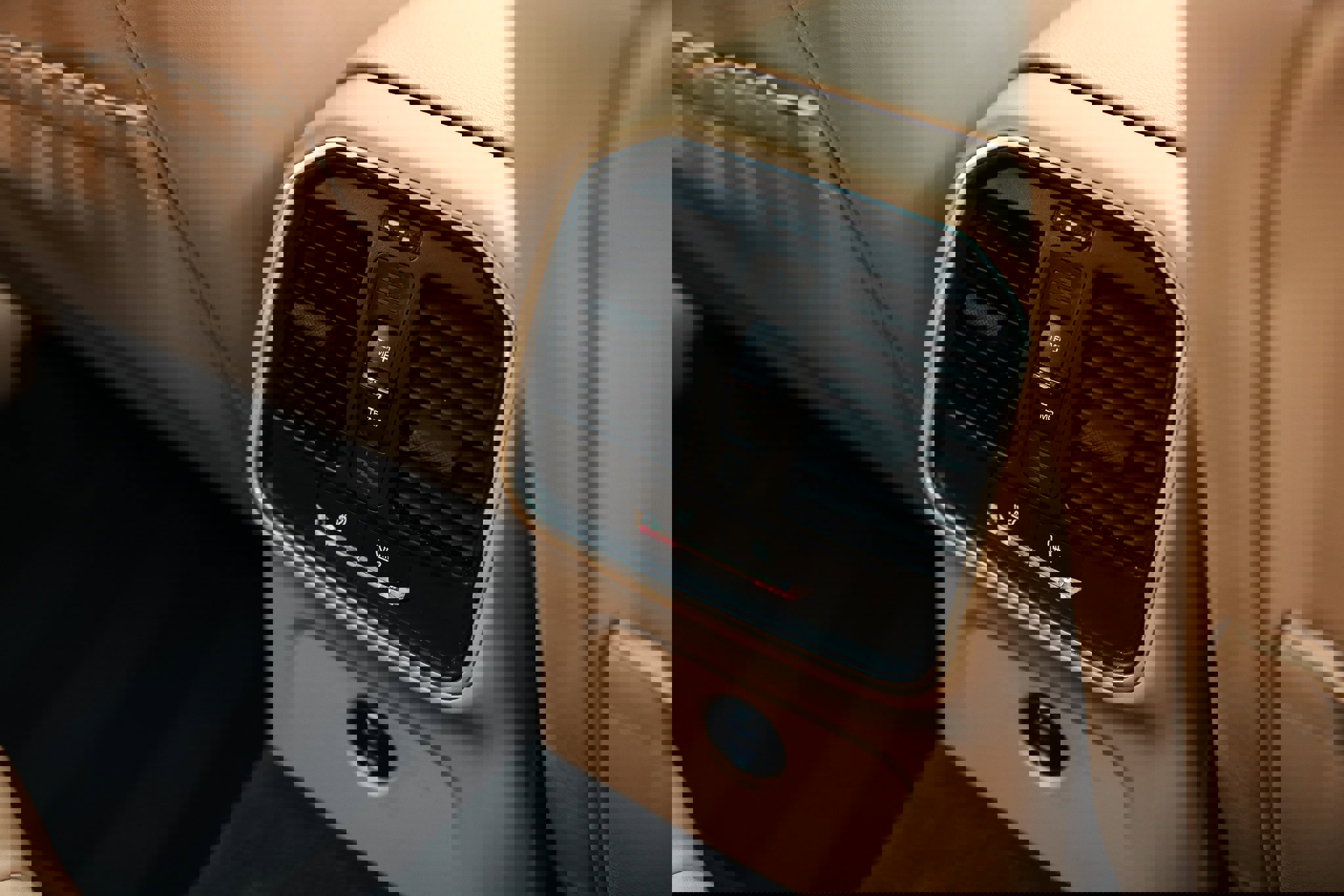 Used 2020 Porsche Macan image 46