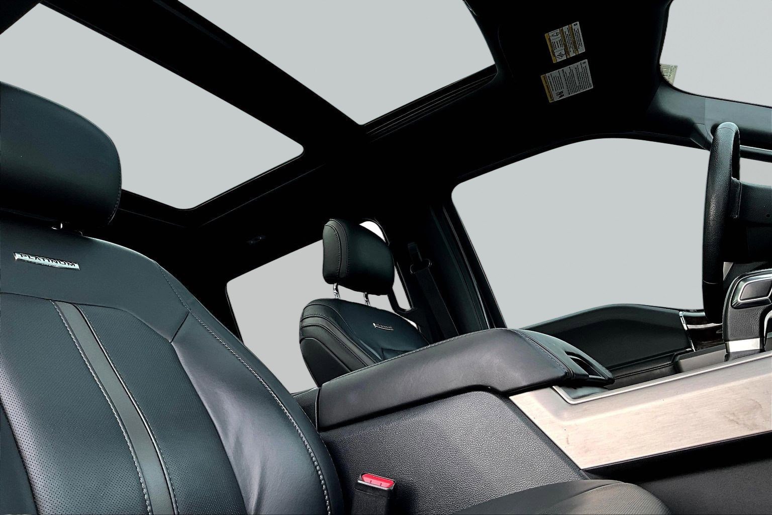 Used 2016 Ford F150 Platinum w/ Equipment Group 701A Luxury image 29