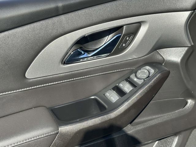 Used 2023 Chevrolet Traverse LT image 29