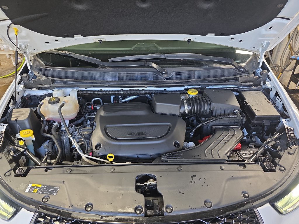 Used 2023 Chrysler Pacifica Touring-L FWD image 34