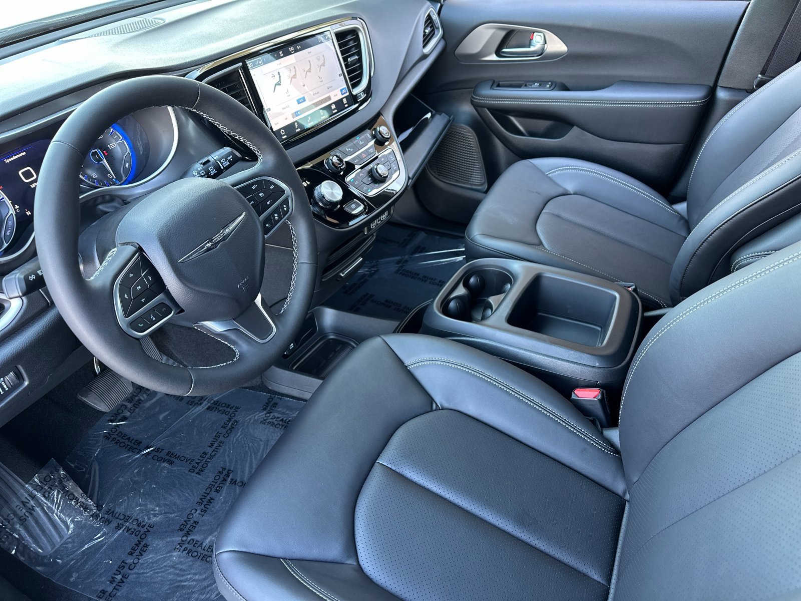 New 2025 Chrysler Voyager LX image 9