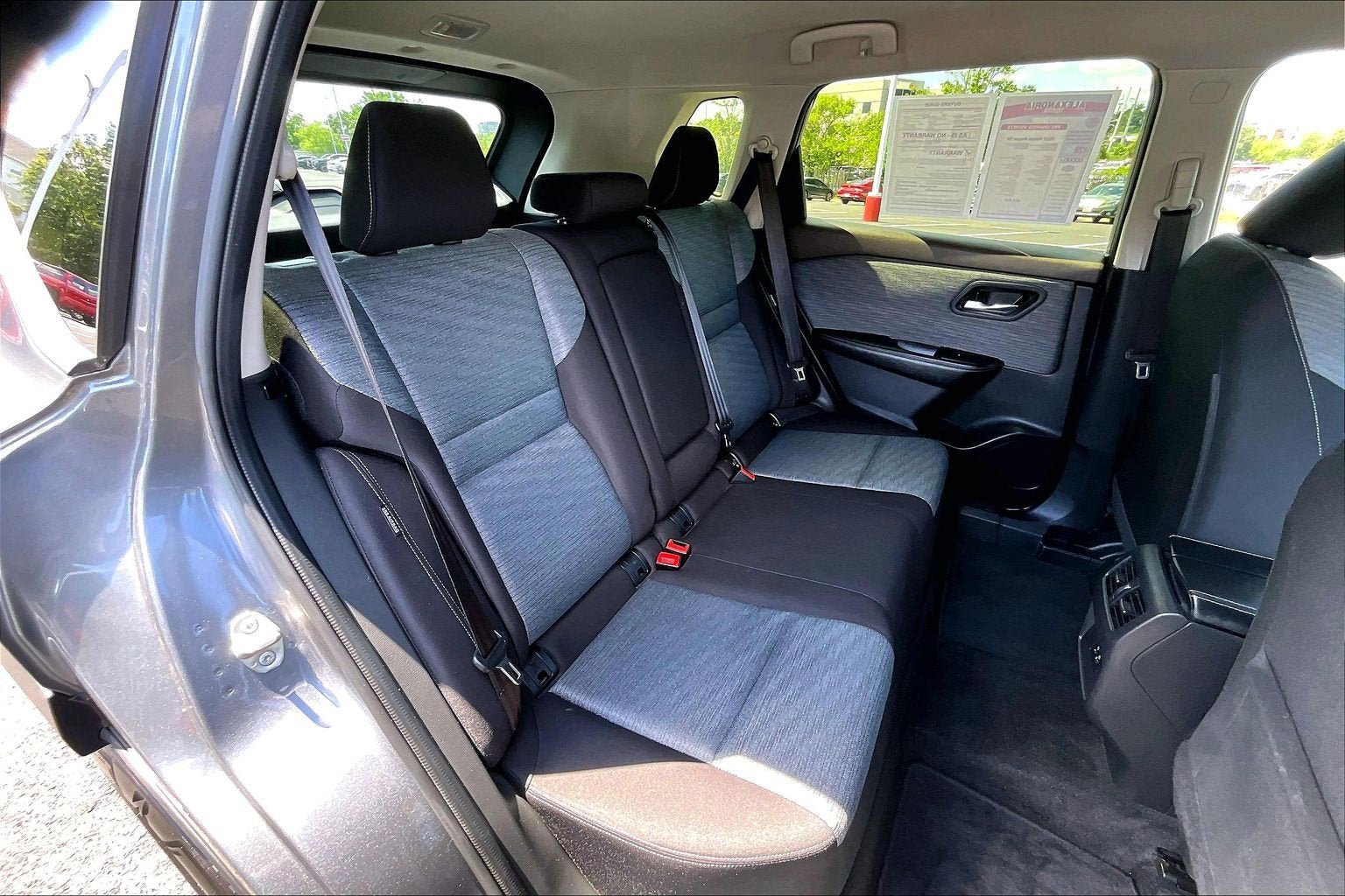 Used 2023 Nissan Rogue SV AWD/4WD image 25