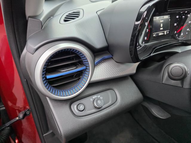 Used 2024 Chevrolet Trax LS w/ LS Convenience Package FWD image 15