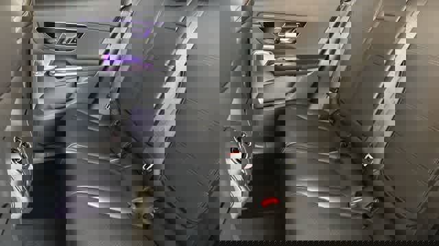 Used 2025 Mercedes-Benz GLC 300 4MATIC image 29