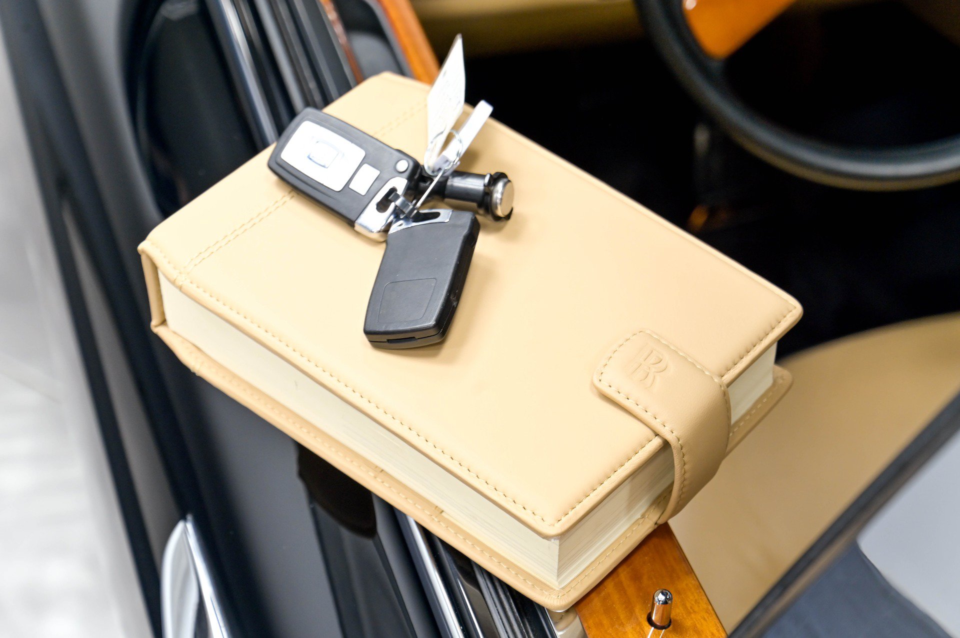 Used 2013 Rolls-Royce Phantom Sedan RWD image 95