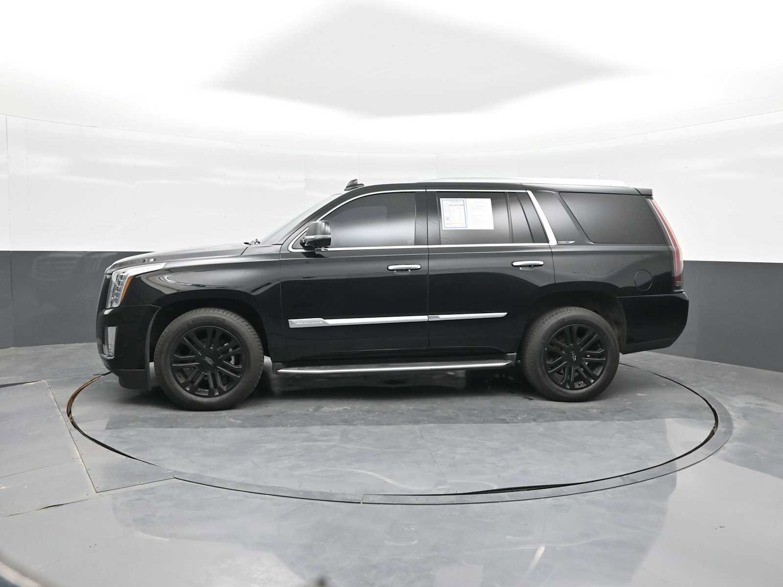 Used 2018 Cadillac Escalade 4WD image 5