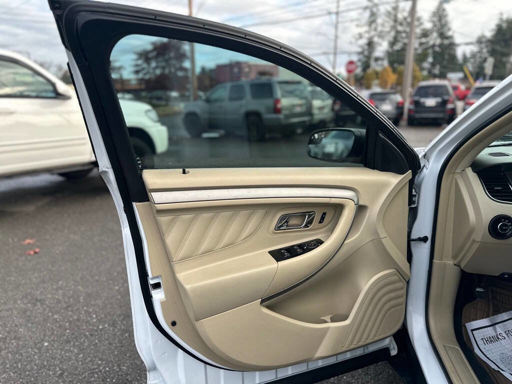 Used 2015 Ford Taurus SE image 11