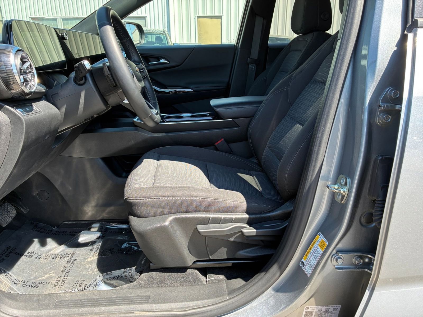 Used 2025 Chevrolet Equinox LT image 28