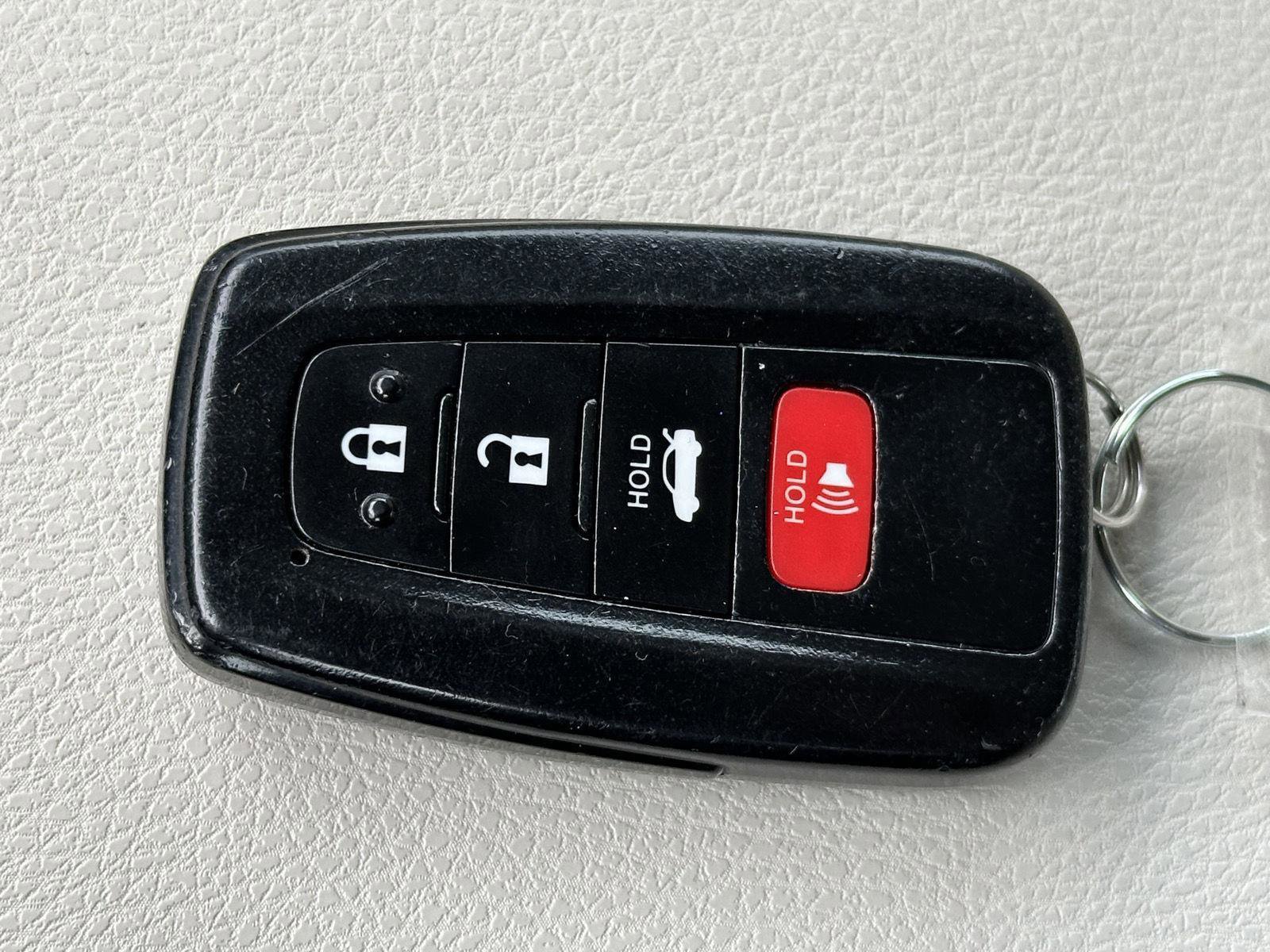 Used 2018 Toyota Camry XLE w/ Audio Package image 14