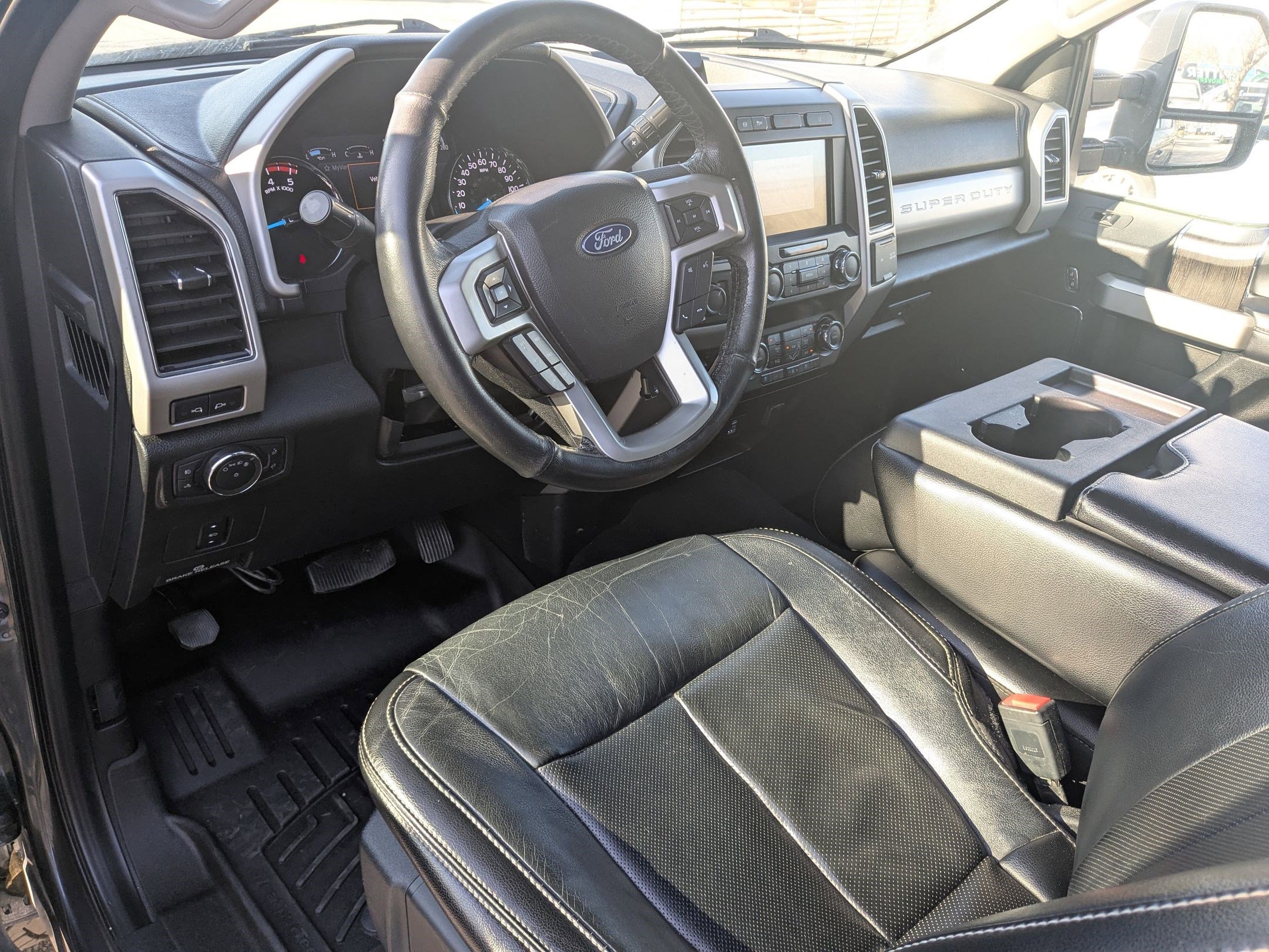 Used 2020 Ford F350 Lariat w/ Camper Package image 17