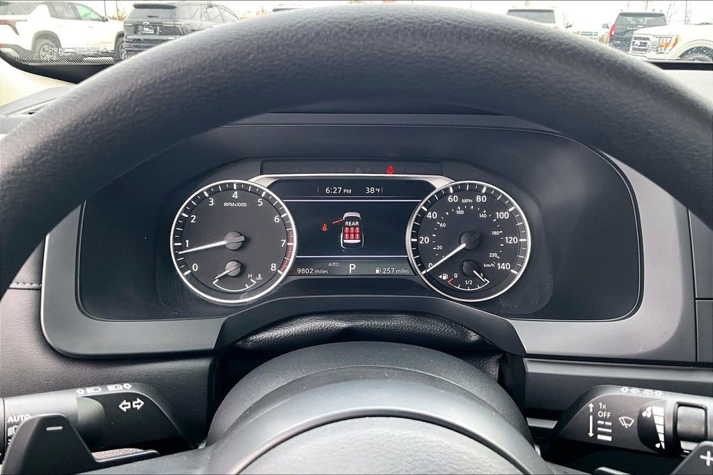 Used 2024 Nissan Pathfinder S image 27