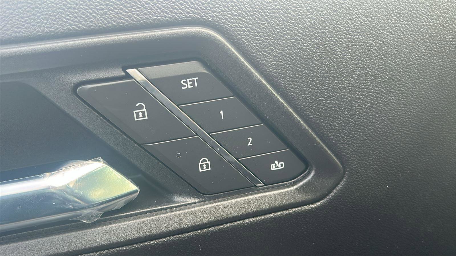 New 2026 GMC Canyon Denali image 14