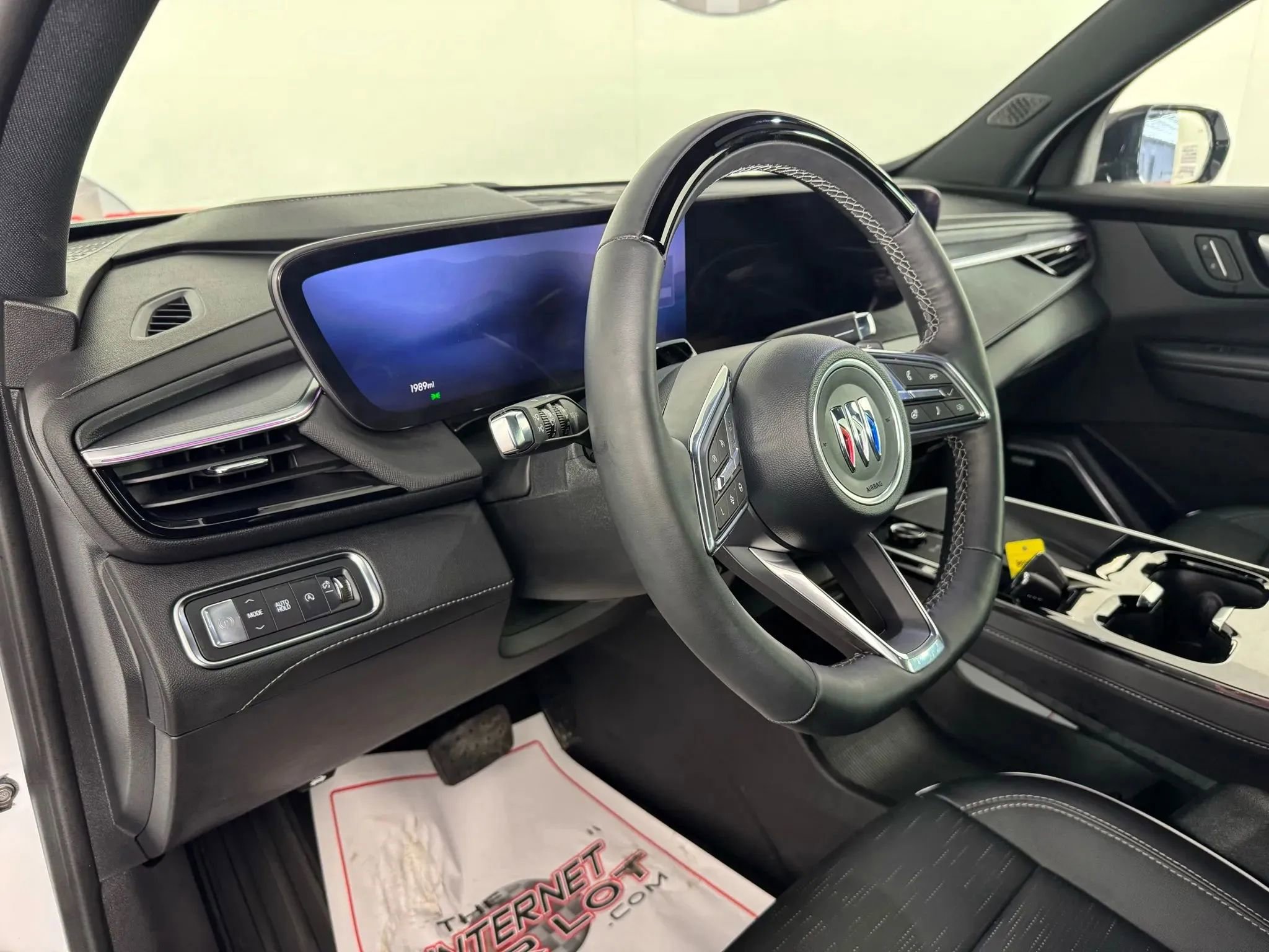 Used 2025 Buick Enclave Sport Touring w/ Super Cruise Package FWD image 5