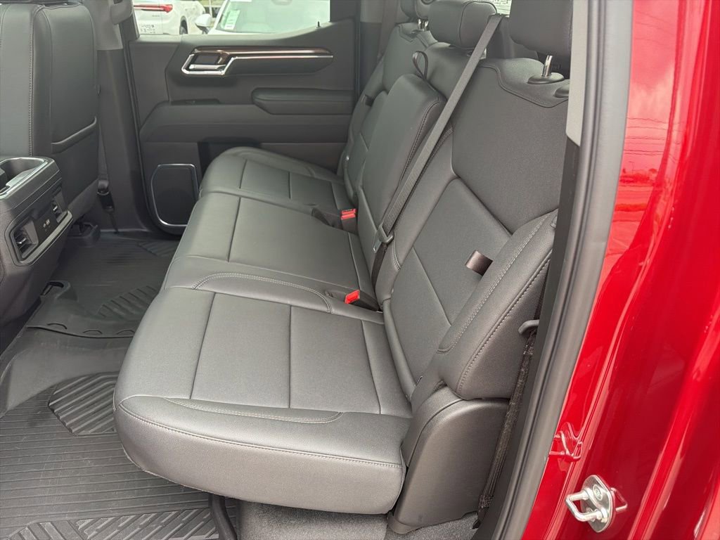 Used 2025 Chevrolet Silverado 1500 LT Trail Boss w/ Convenience Package II AWD/4WD image 8