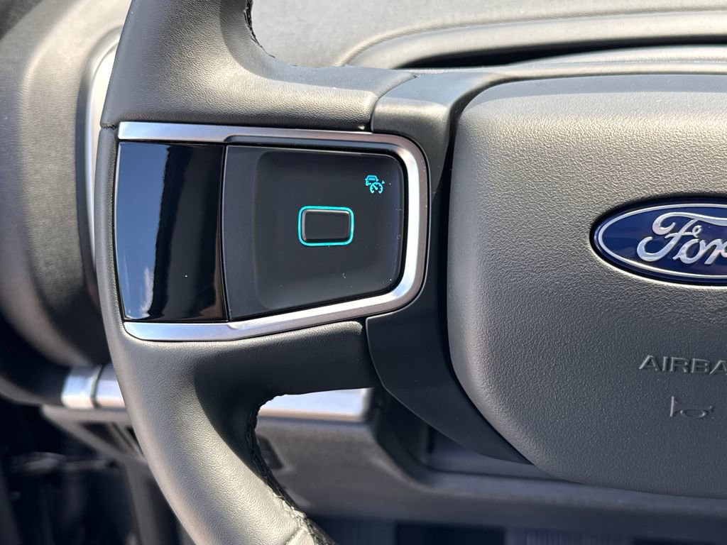 Used 2025 Ford Expedition Active image 15