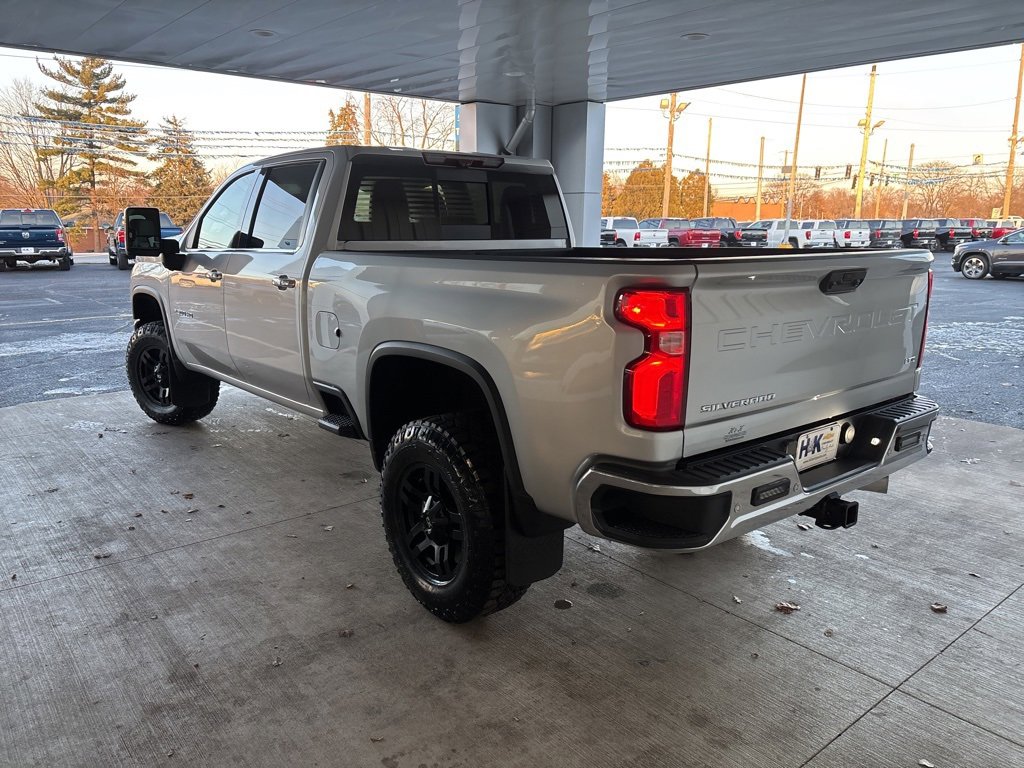 Used 2020 Chevrolet Silverado 2500 LTZ image 4
