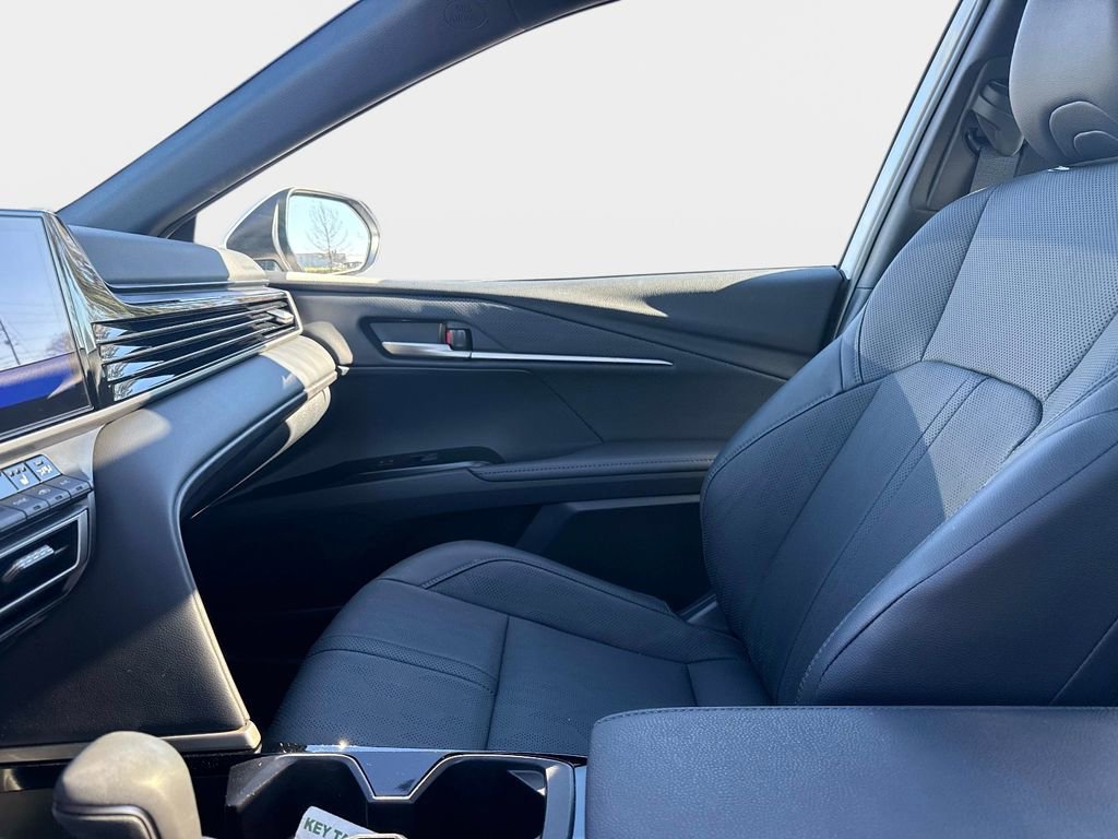 Used 2025 Toyota Camry XSE image 17