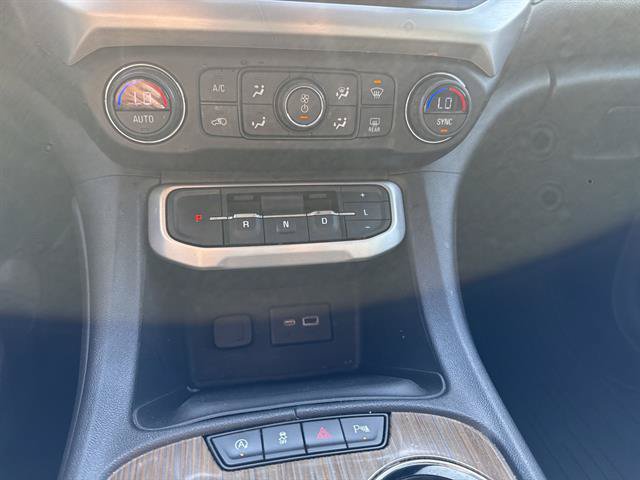 Certified 2021 GMC Acadia SLE w/ Driver Convenience Package FWD image 17