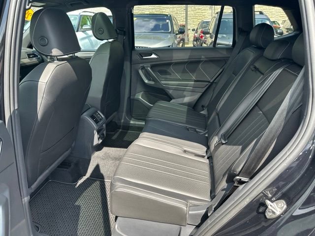 Used 2023 Volkswagen Tiguan SE R-Line AWD/4WD image 30