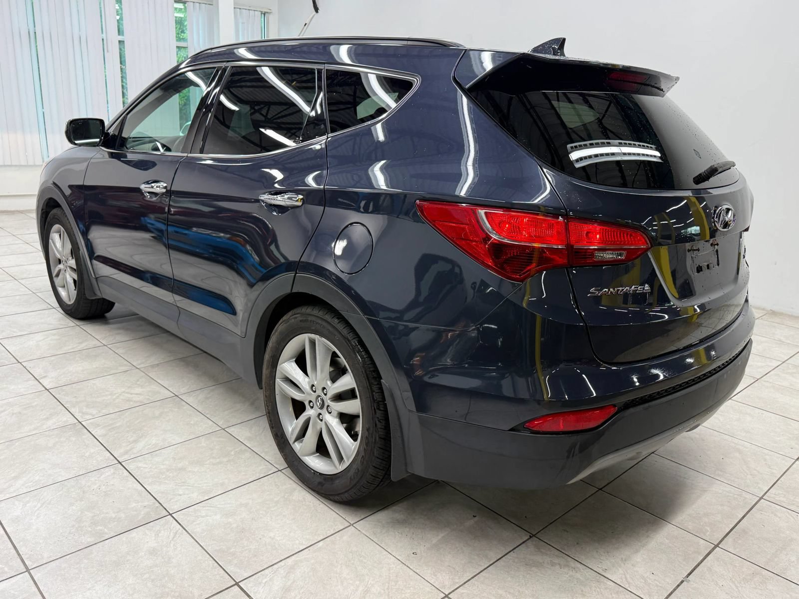Used 2014 Hyundai Santa Fe Sport 2.0T w/ Navigation Package 06 FWD image 7