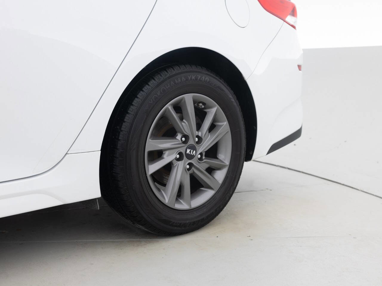 Used 2020 Kia Optima LX image 20