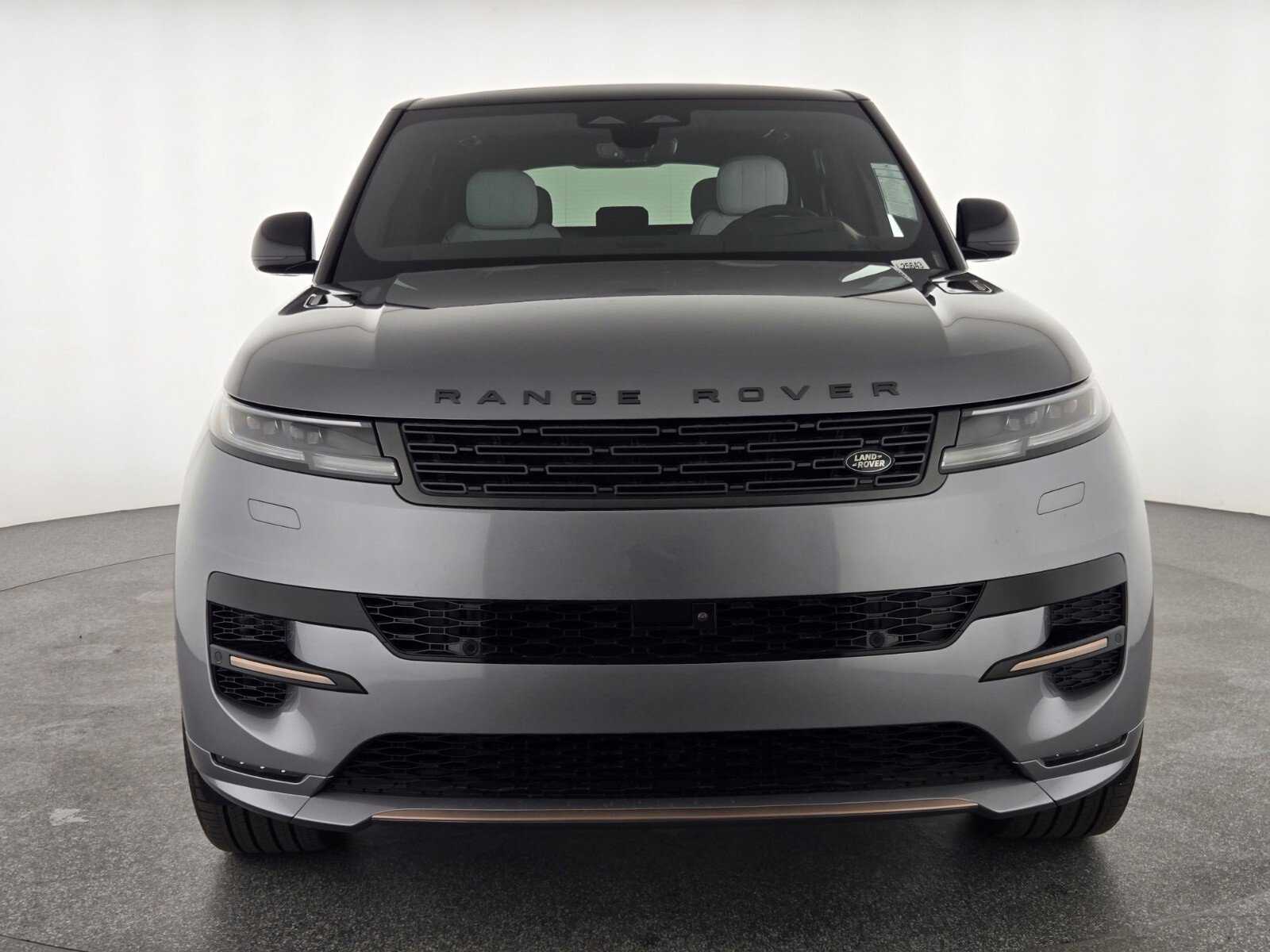 New 2025 Land Rover Range Rover Sport Dynamic SE image 3