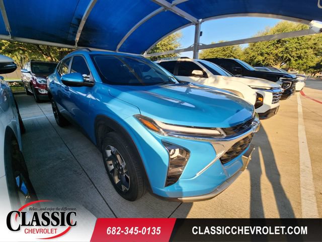Used 2025 Chevrolet Trax LT w/ Driver Confidence Package FWD image 1