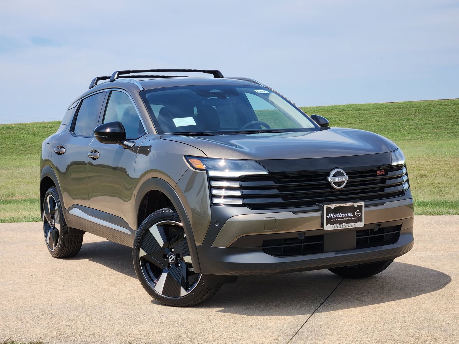 New 2026 Nissan Kicks SR image 6