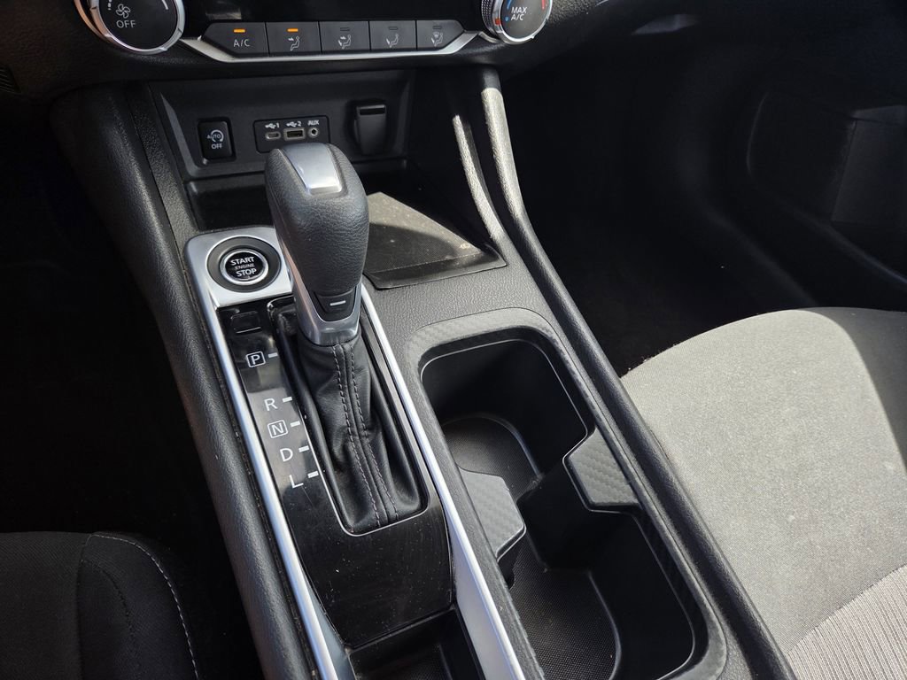 Used 2024 Nissan Sentra SV FWD image 12