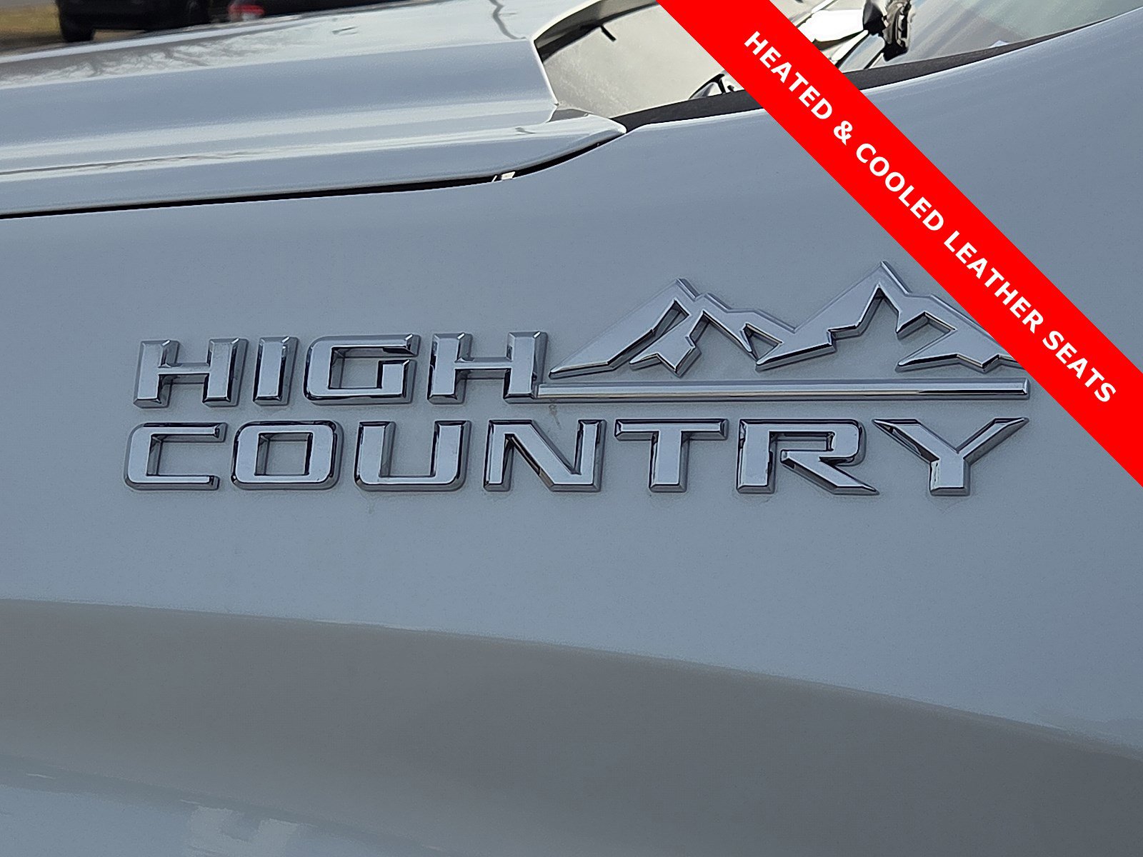 Used 2025 Chevrolet Silverado 1500 High Country w/ Technology Package image 8