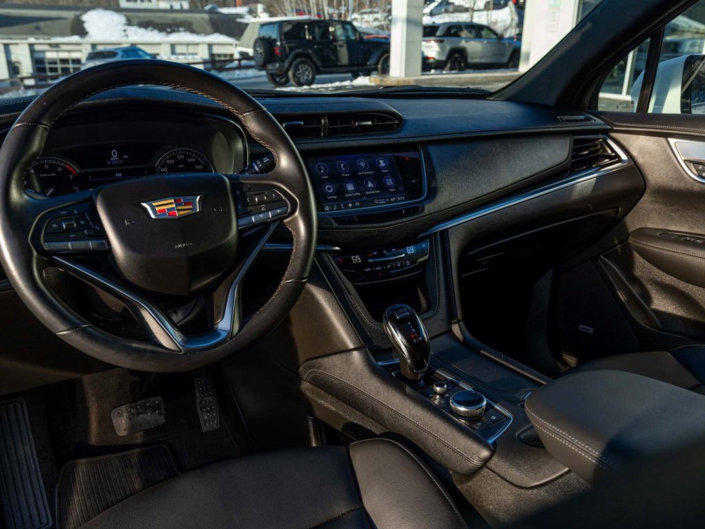 Used 2024 Cadillac XT6 Luxury image 17