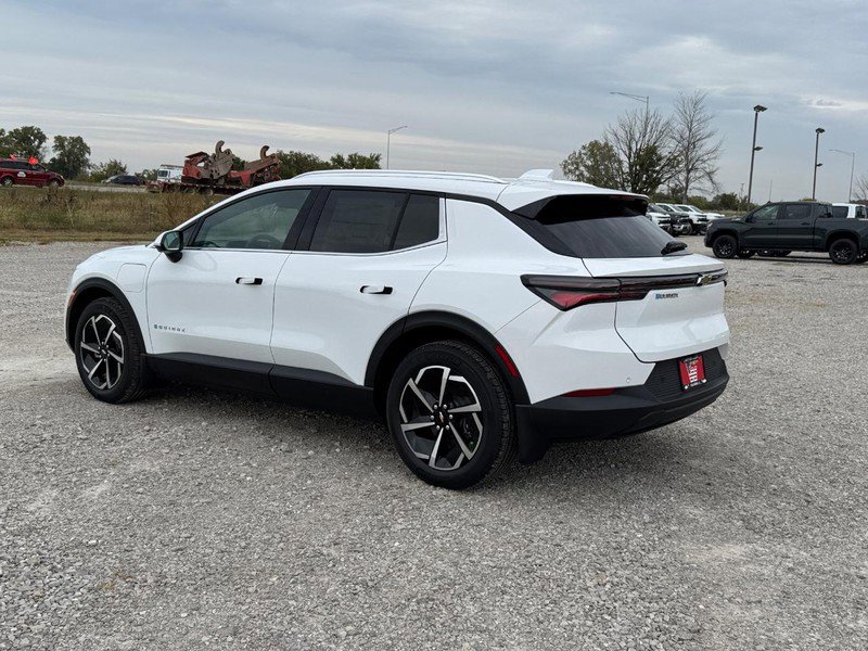 New 2026 Chevrolet Equinox EV LT FWD image 3