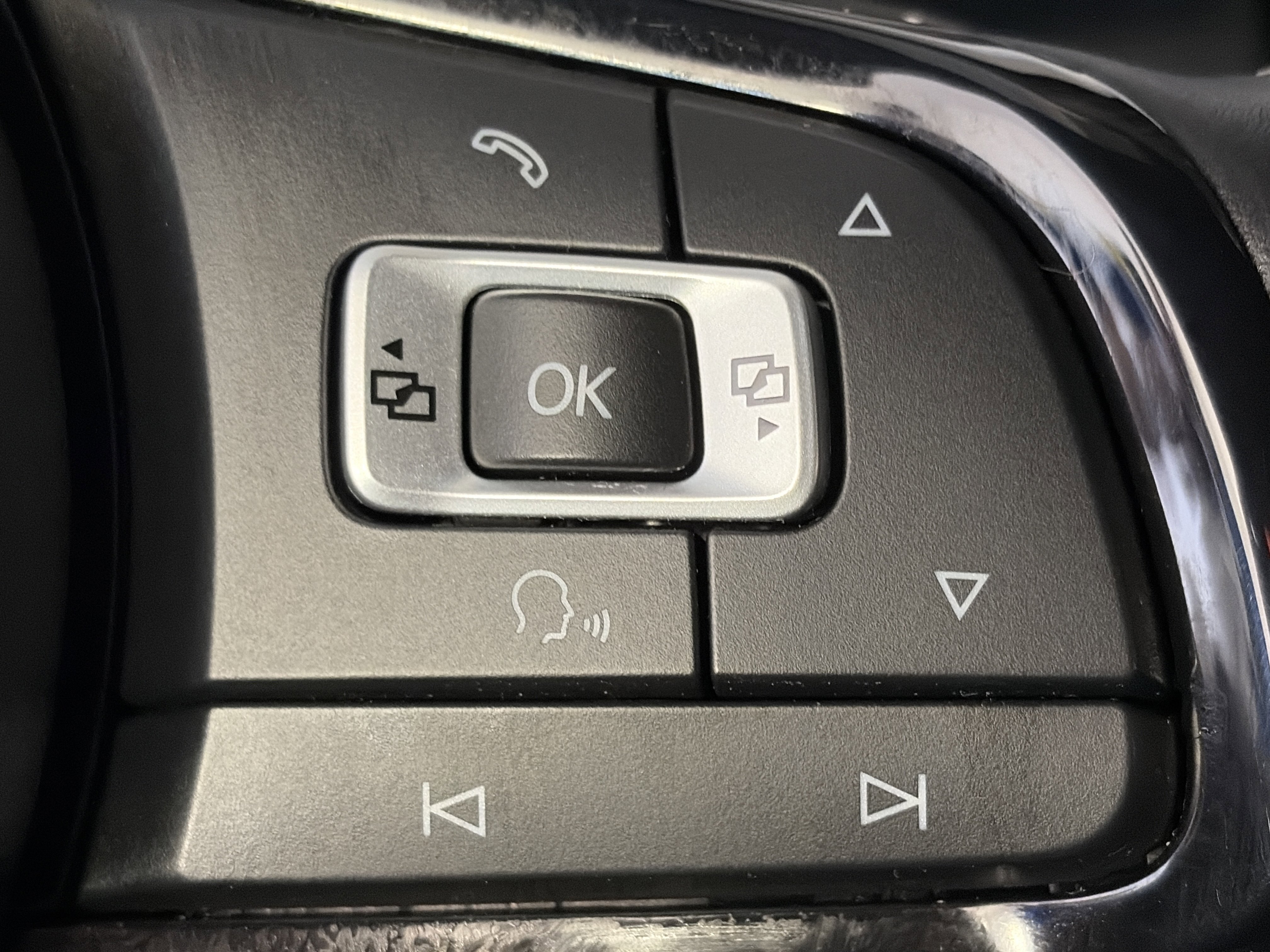 Used 2018 Volkswagen Golf R DCC & Navigation 4Motion image 34