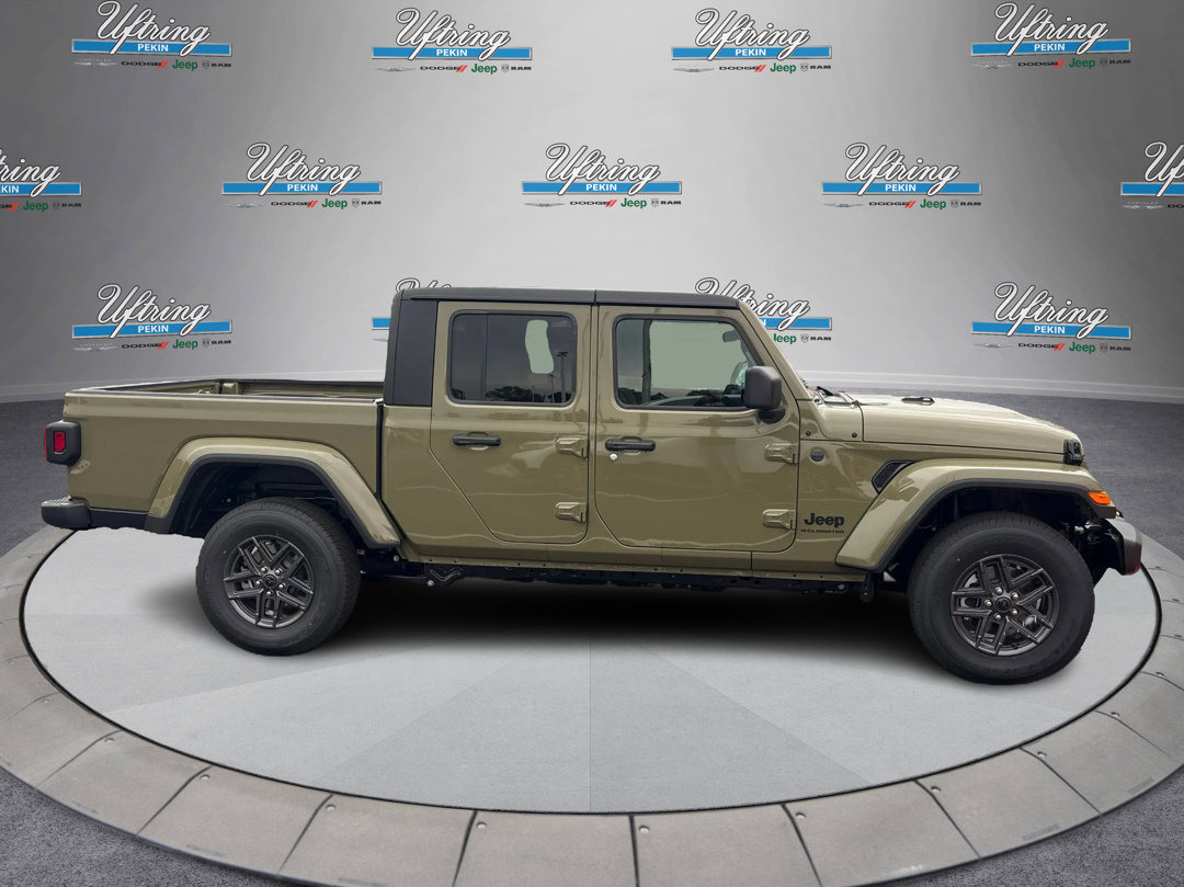 New 2025 Jeep Gladiator Sport image 2