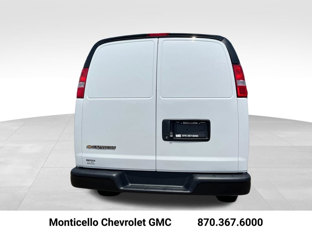 New 2026 Chevrolet Express 2500 w/ Driver Convenience Package RWD image 4