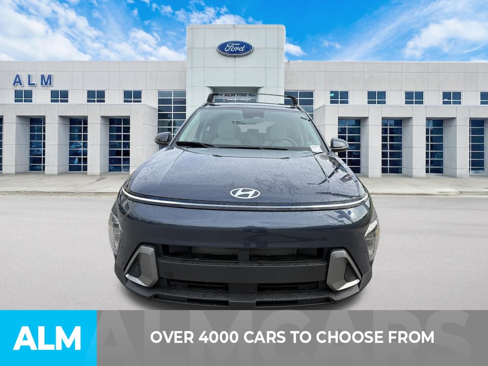 Used 2024 Hyundai Kona SEL w/ Convenience Package image 2