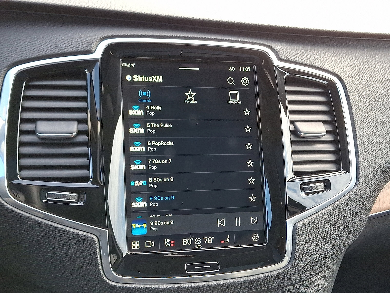 Used 2023 Volvo XC90 B5 Plus w/ Protection Package image 18