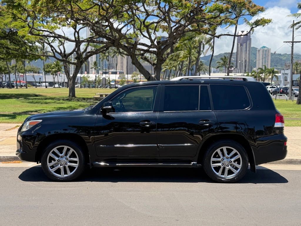 Used 2014 Lexus LX 570 4WD image 2