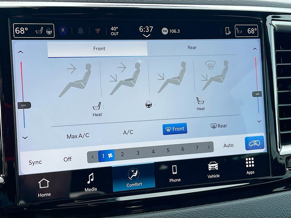 Used 2025 Chrysler Pacifica Select image 19