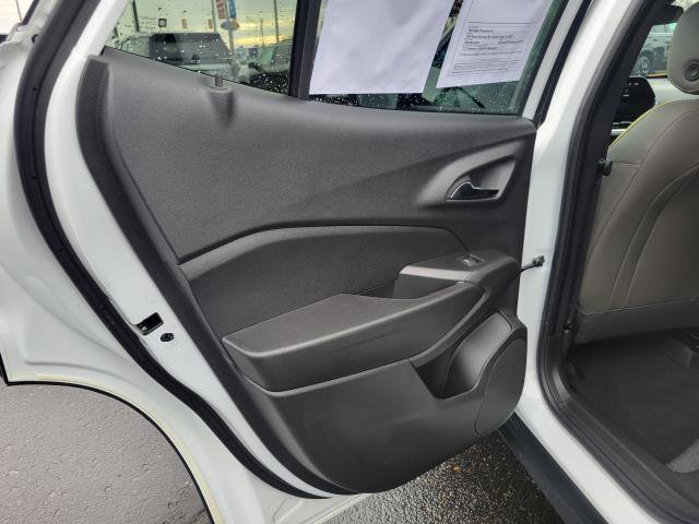 Used 2024 Chevrolet Trax ACTIV w/ Sunroof Package image 22