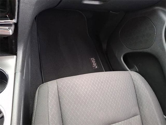 Certified 2019 Jeep Grand Cherokee Laredo image 29