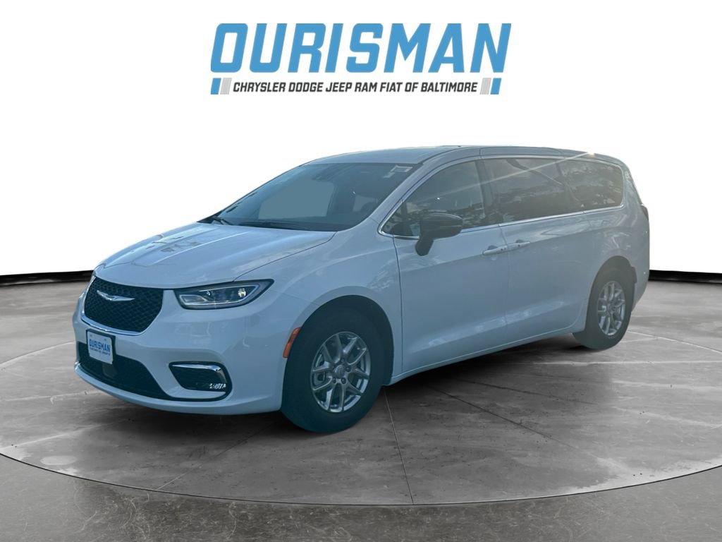 New 2026 Chrysler Pacifica Select image 2