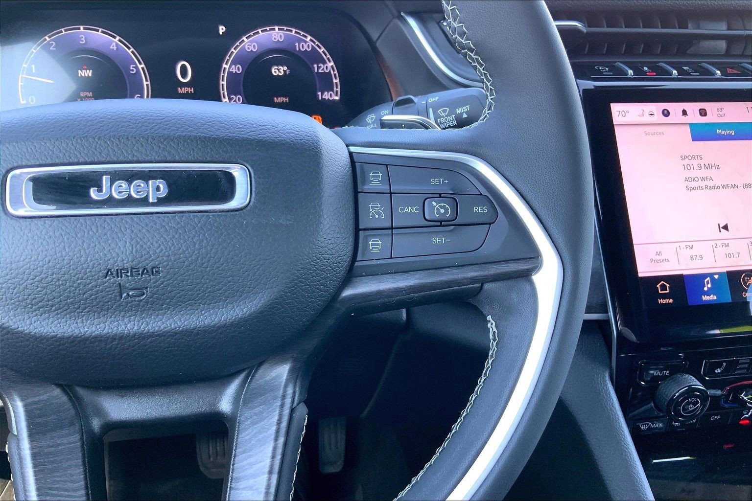 Used 2024 Jeep Grand Cherokee Limited AWD/4WD image 23